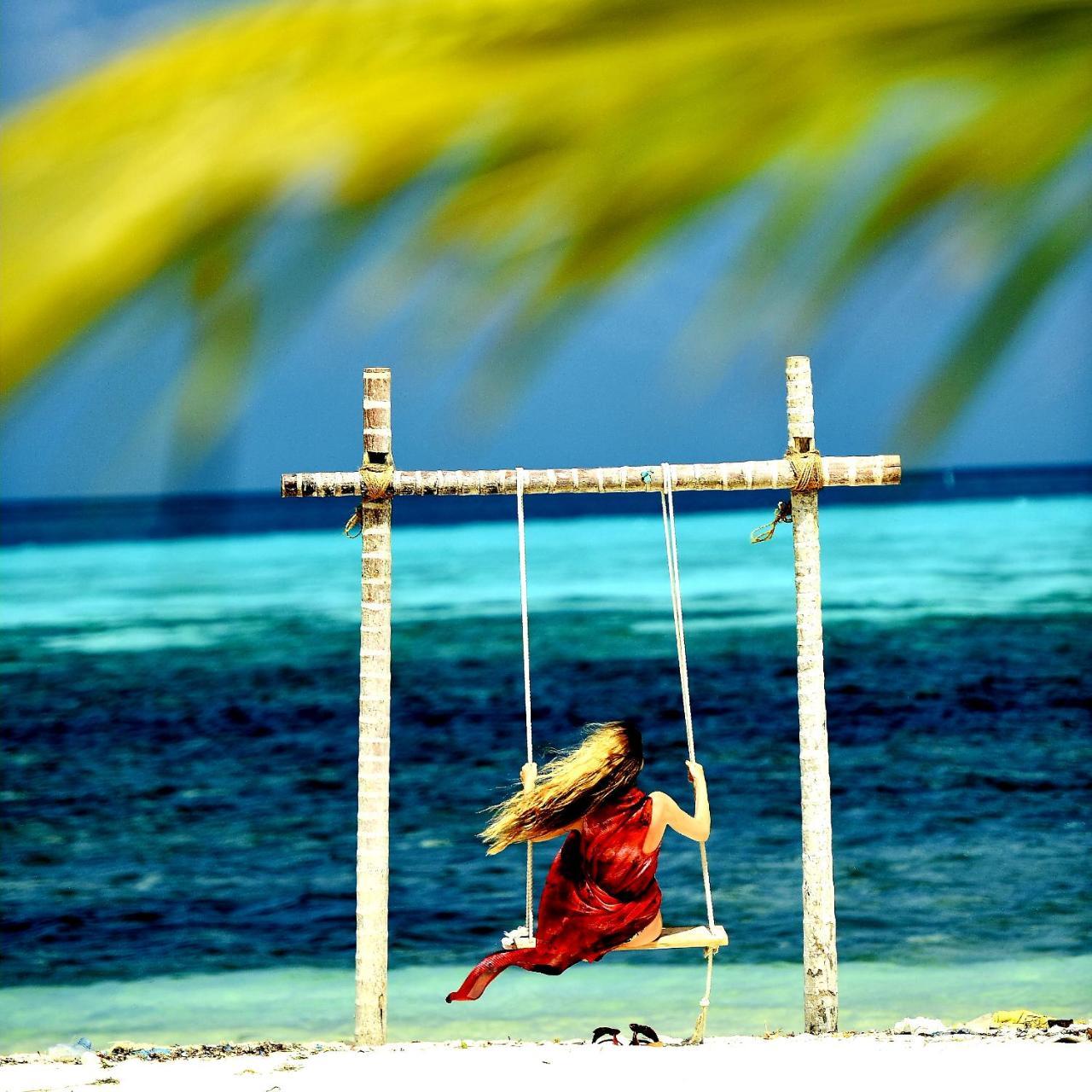 Dravida Hotel Maamigili Island Bagian luar foto